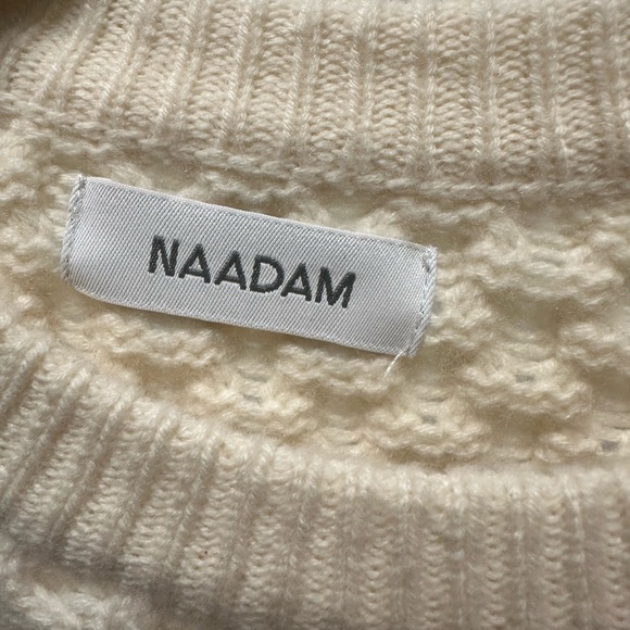 WOMEN'S WOOL CASHMERE CABLE CREWNECK SWEATER - Picture 7 of 8